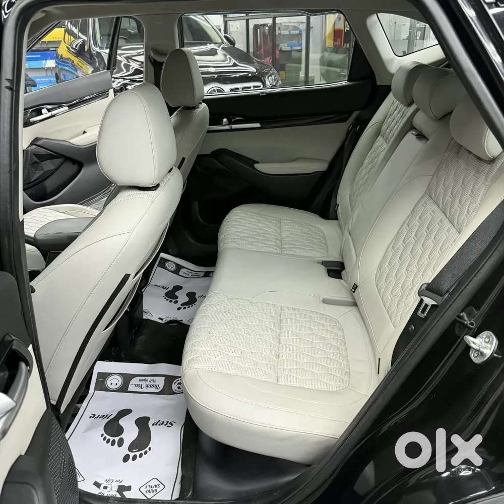 Kia Seltos 1.5 Htx At Ivt  Black Color 2019 Showroom Track Beautiful
