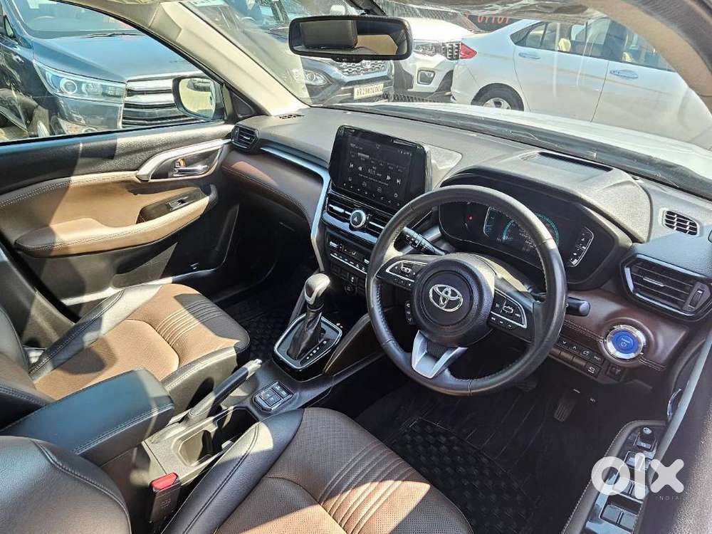 Toyota Urban Cruiser Hyryder 1.5 V Hybrid, 2023, Petrol