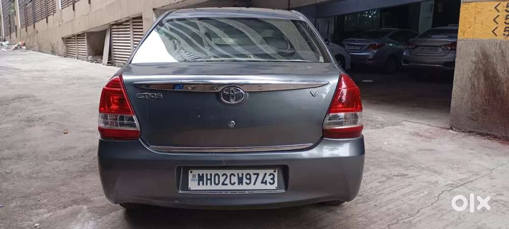 Toyota Etios 1.5 V, 2013, Petrol