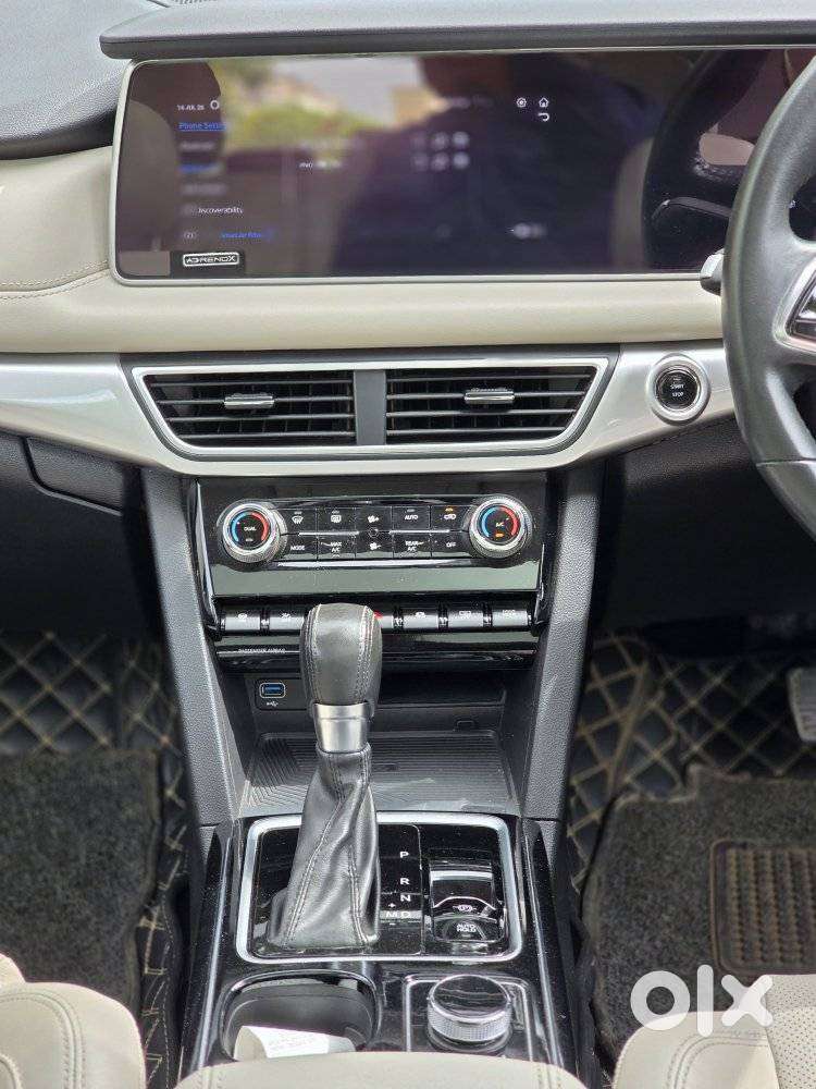 Mahindra Xuv700 2.2 Ax 7 Diesel At Luxury Pack Str, 2022, Diesel