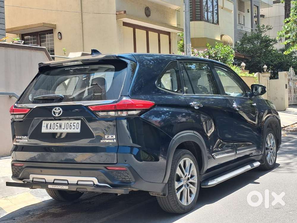 Toyota Innova Hycross 2.0 Zx (o) Hybrid 7 Str, 2023, Petrol