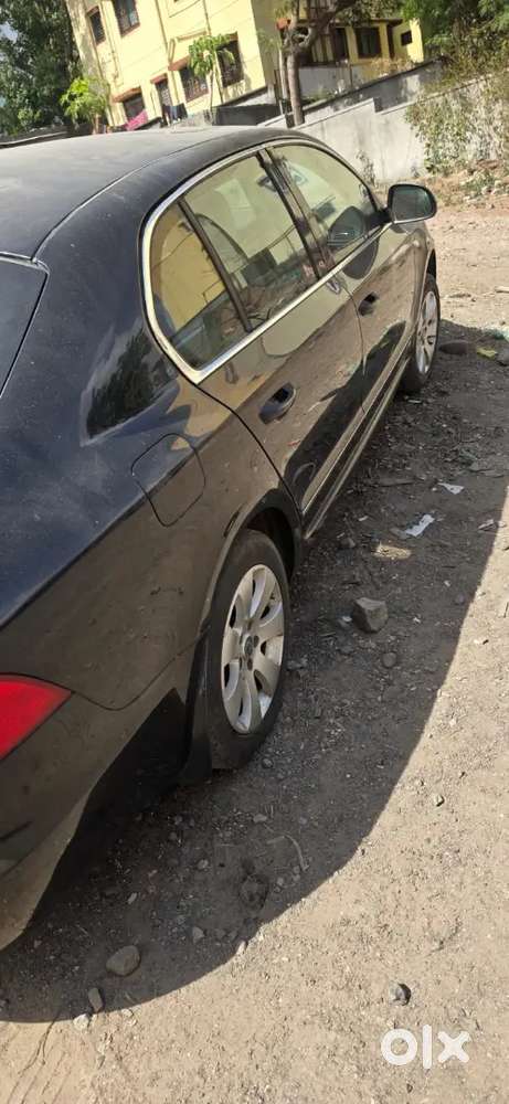 Skoda Superb 2009 Diesel Well Maintained An The Headlight Is In Little