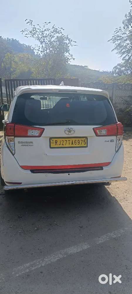 Toyota Innova Crysta 2017 Diesel Well Maintained