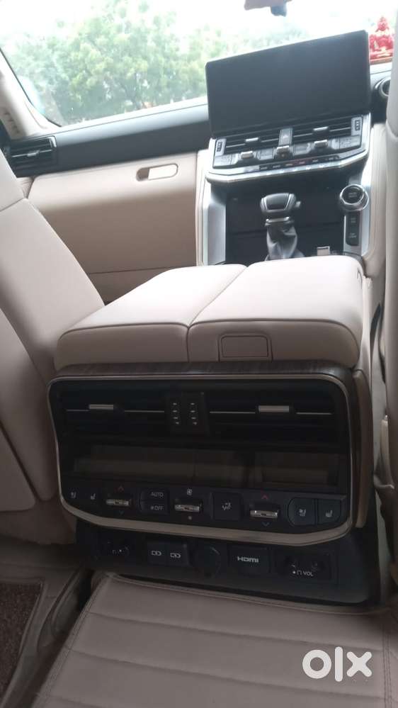 Toyota Land Cruiser Zx Petrol, 2025, Petrol
