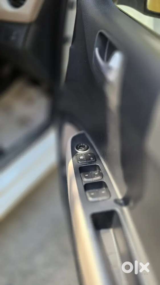 Hyundai I10 Sportz Petrol 2017(november Month)