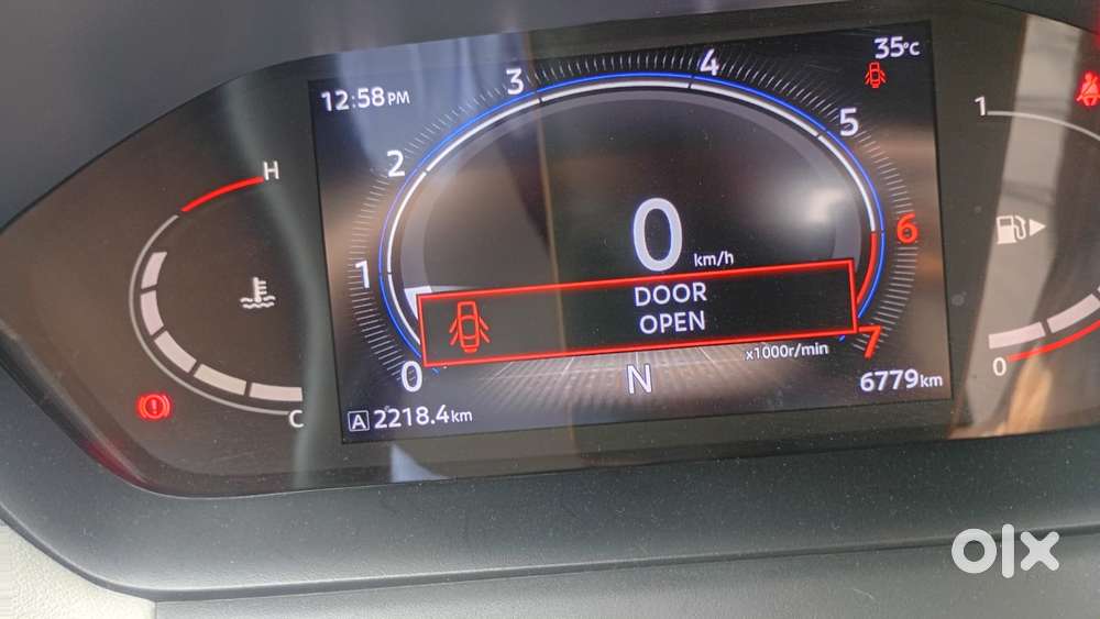 Nissan Magnite Kuro Edition Petrol Amt, 2025, Petrol