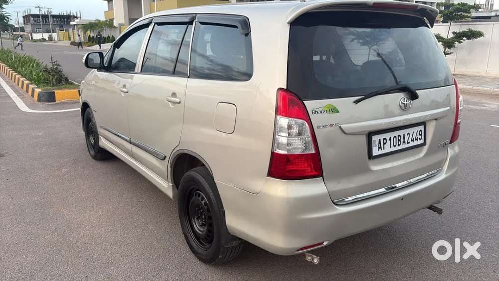 Toyota Innova 2.5 Gx 8 Str Bs-iii, 2012, Diesel
