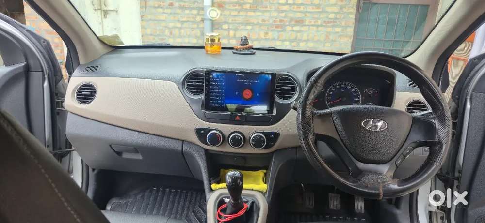 Teacher Driven Hyundai Grand I10 2017 Diesel.  Zero Depreciation Insur