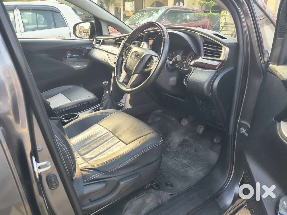 Toyota Innova Crysta 2016 Diesel Well Maintained