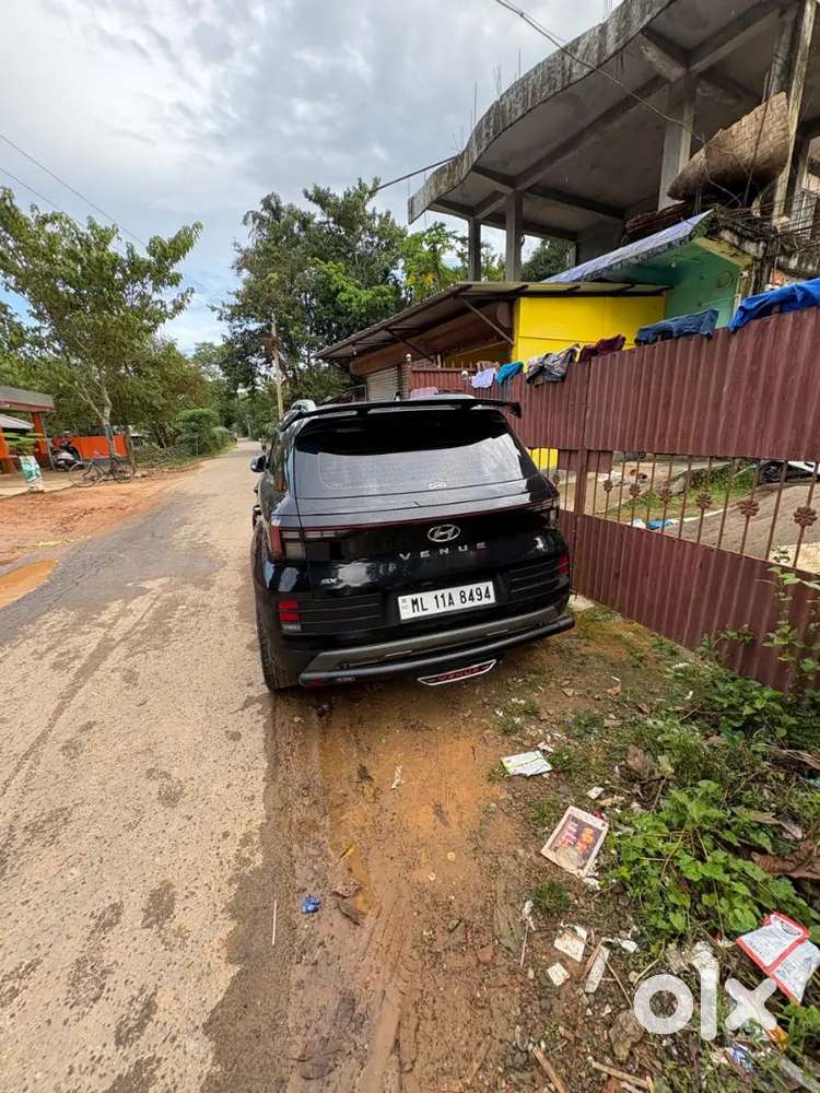 Hyundai Venue 2023 Petrol Well Maintained