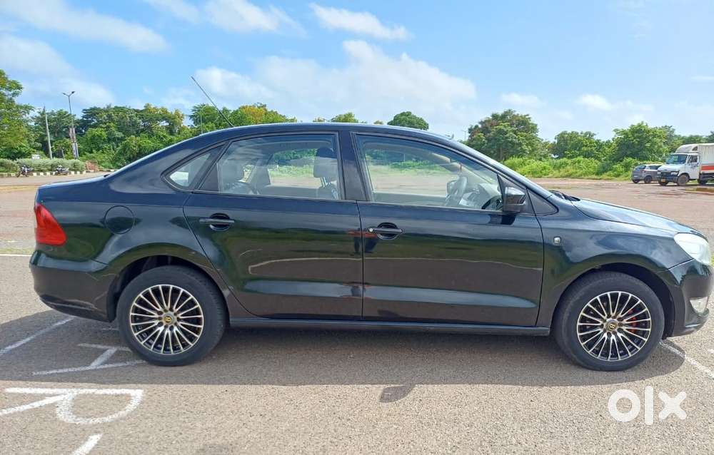 Skoda Rapid 1.6 Mpi At Elegance, 2012, Petrol