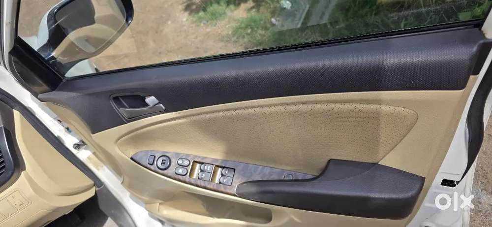 Hyundai Verna Fluidic 4s - 1.6 Sx  ( 2016 Mfd , 2017 Rgstd