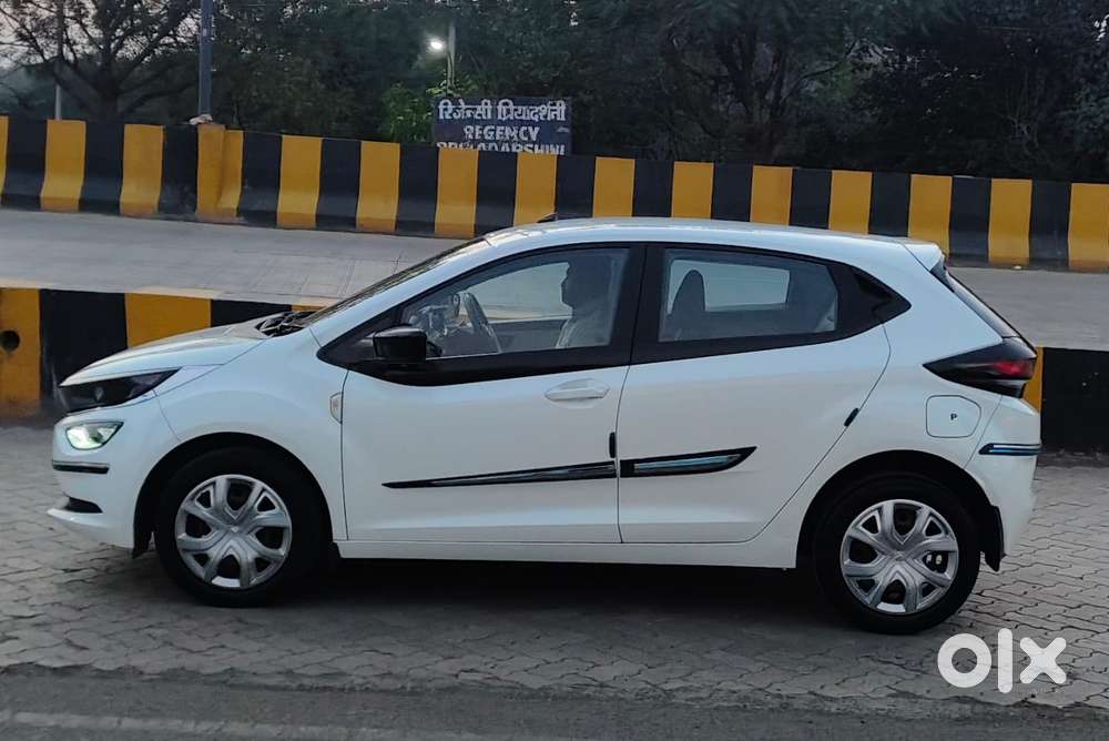 Tata Altroz 1.2 Xt, 2022, Petrol