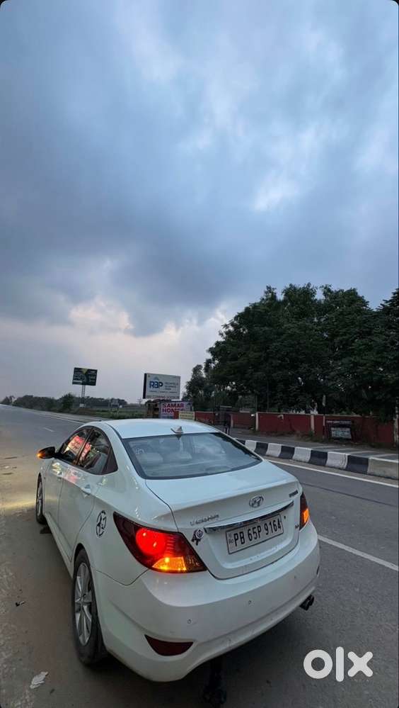 Hyundai Fluidic Verna 2012