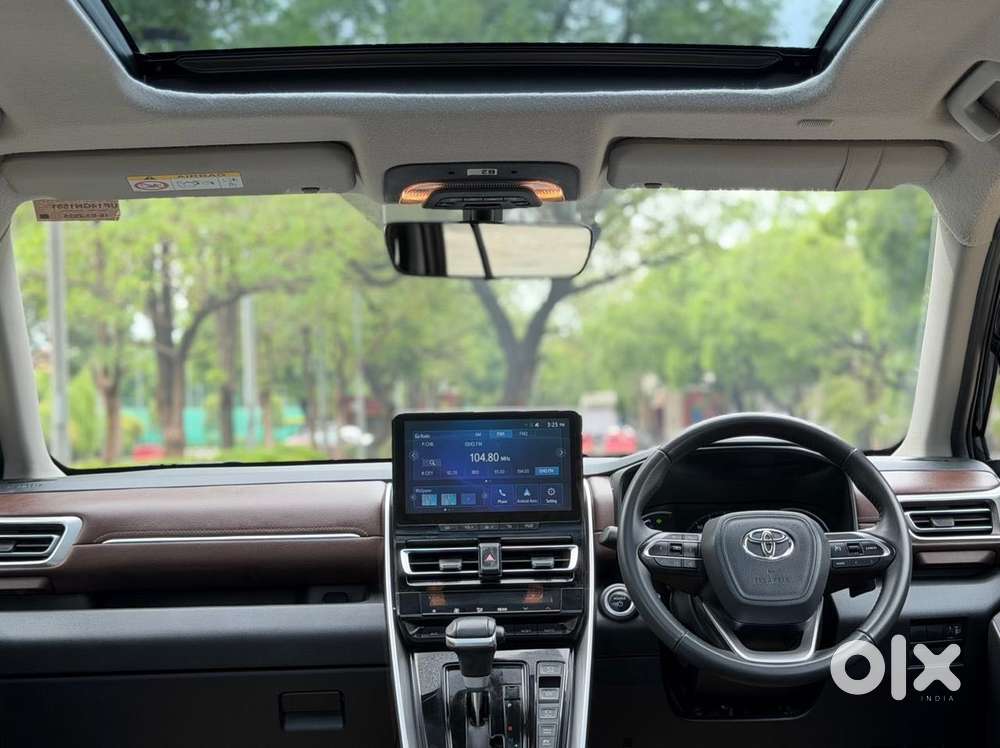 Toyota Innova Hycross 2.0 Vx (o) Hybrid 7 Str, 2025, Petrol