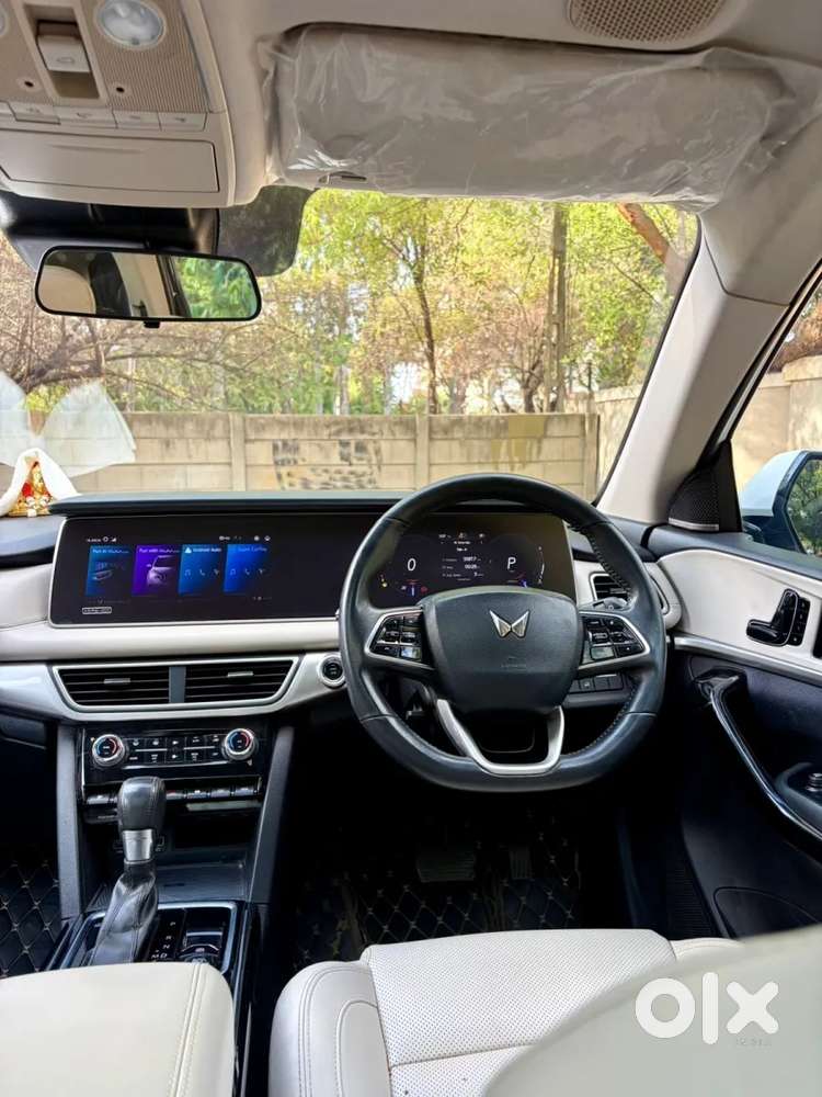Mahindra Xuv700 2.2 Ax 7 Diesel At Str, 2022, Diesel