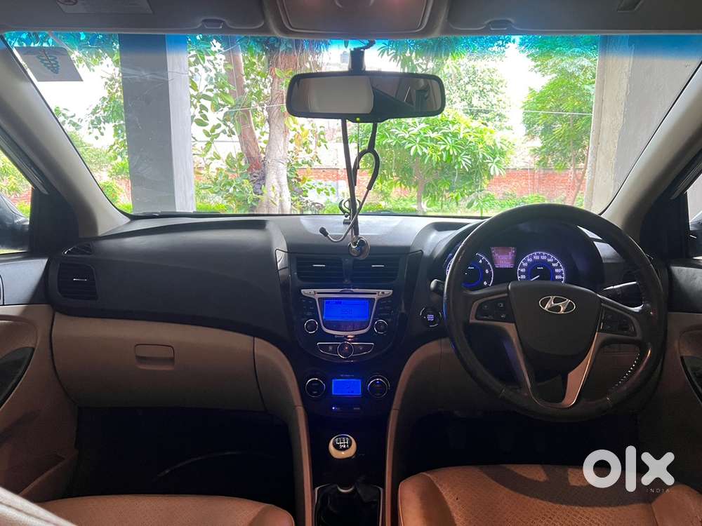 Hyundai Fluidic Verna 2012