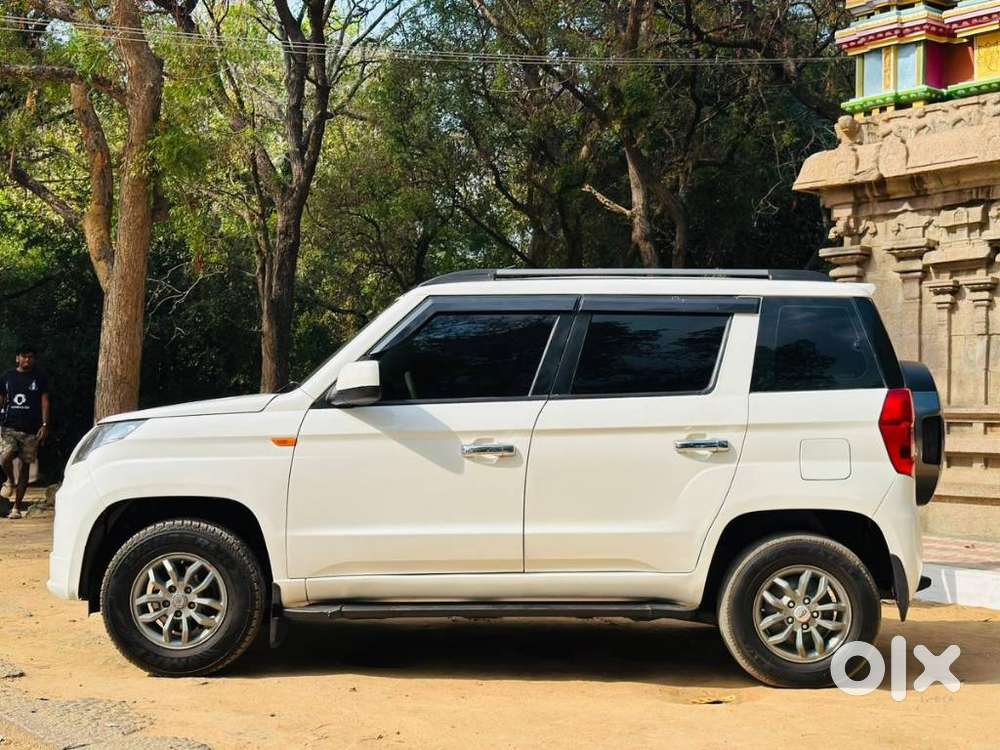 Mahindra Tuv 300 2017 photo 4