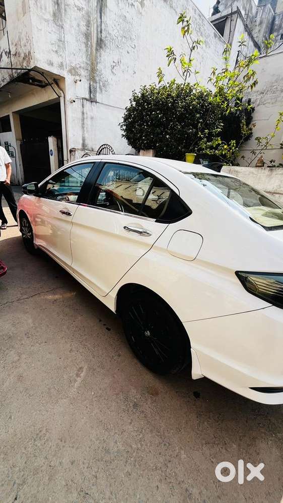 Top Nitch Condition Honda City 2018 Petrol Well Maintained