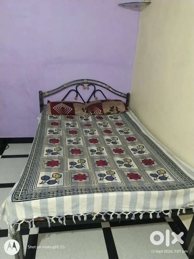Single bed 4x6