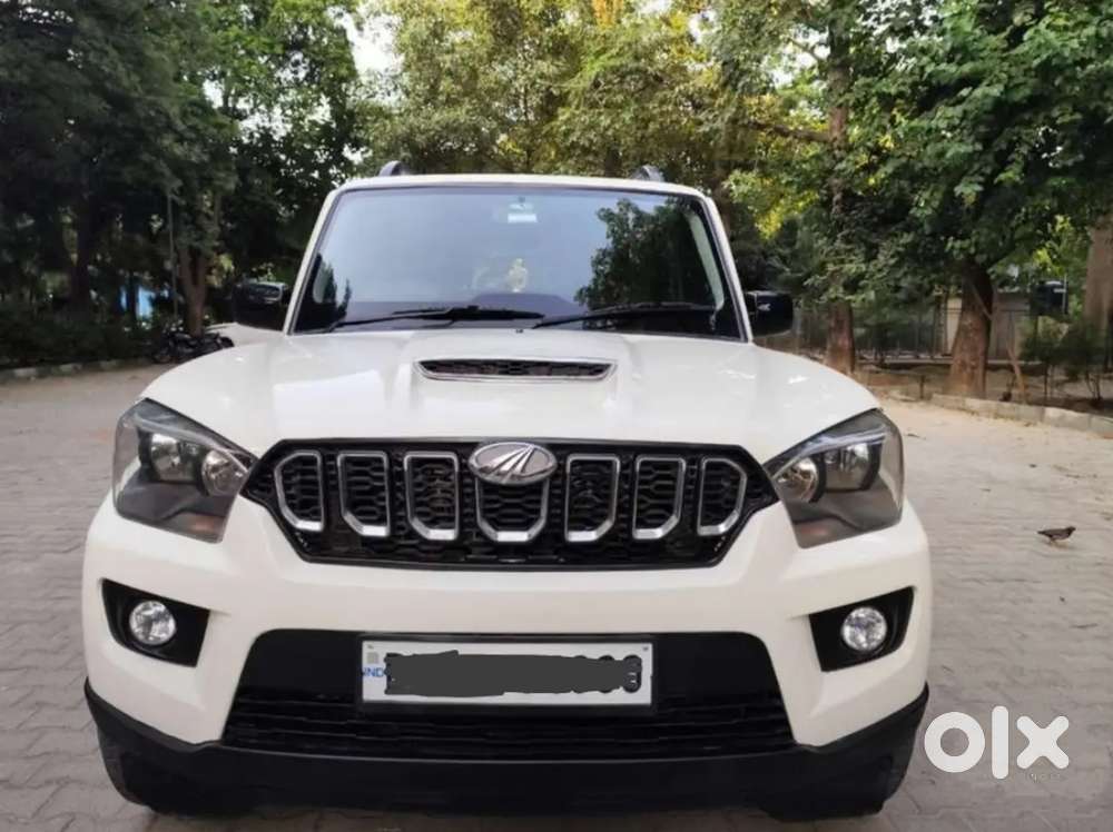 Mahindra Scorpio S11