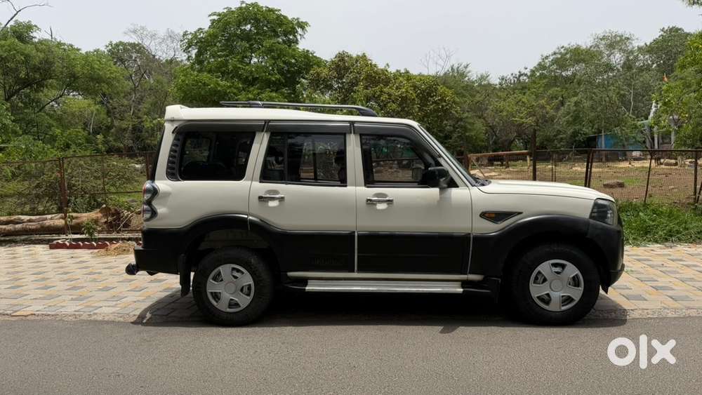 Mahindra Scorpio S2 2015