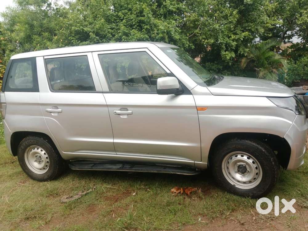 Mahindra Tuv 300 T4 Plus 2021