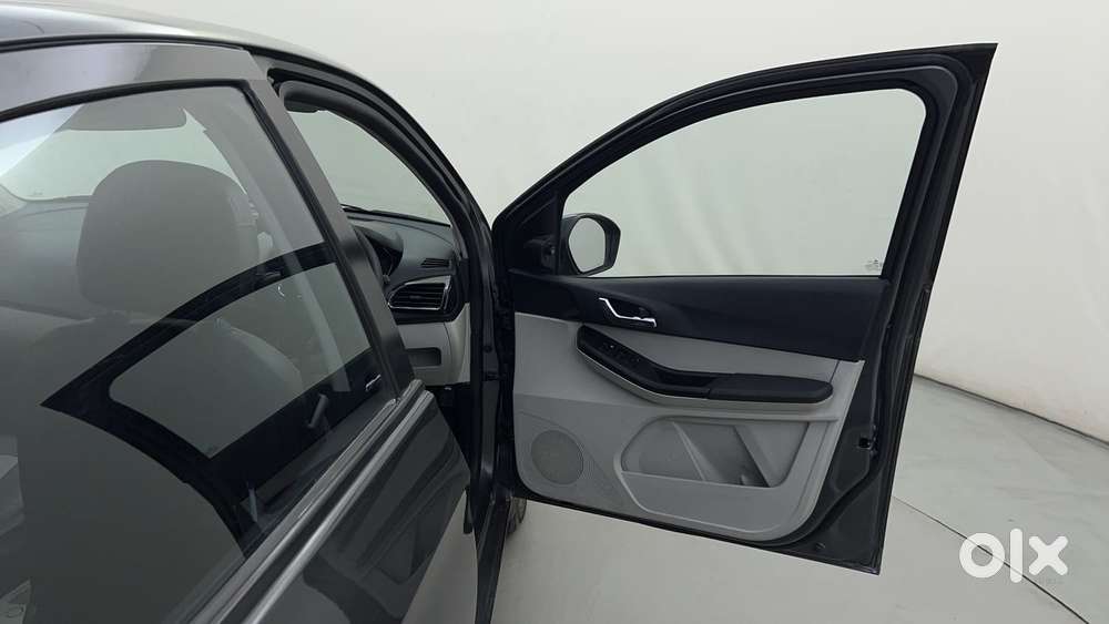 Tata Tiago Xza Plus, 2022, Petrol