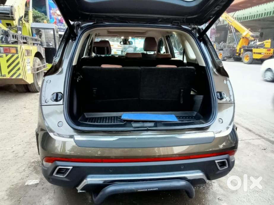 Mg Hector Plus Sharp Pro 1.5 Turbo Petrol Cvt 7 Str, 2025, Petrol
