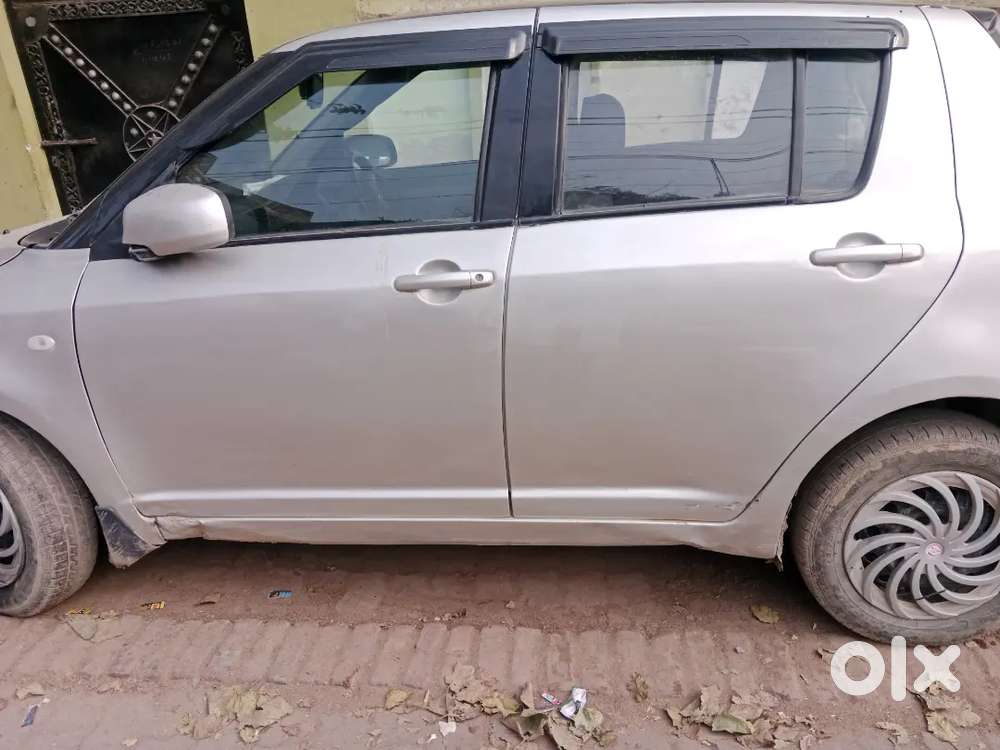 Cng Lagi H Maruti Suzuki Swift 2005 Petrol 95700 Km Driven