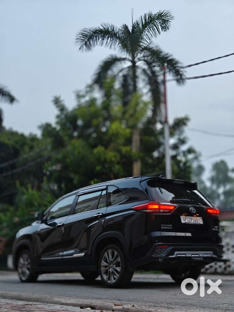 Toyota Innova Hycross 2.0 Zx (o) Hybrid 7 Str, 2024, Cng & Hybrids