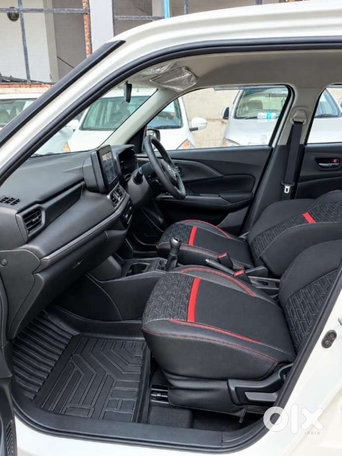 Maruti Suzuki Swift Vxi + Manual, 2026, Petrol