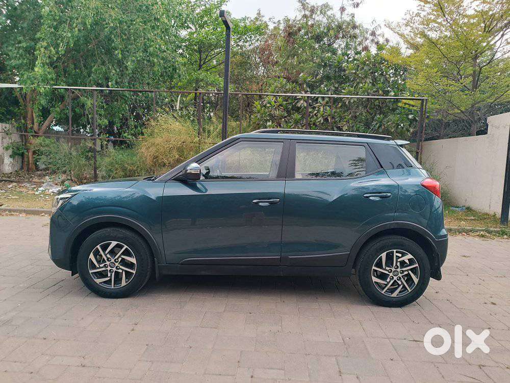 Mahindra Xuv300 1.2 W8 (o) Amt Petrol, 2022, Petrol