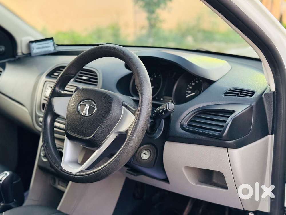 Tata Tiago Xe, 2017, Petrol