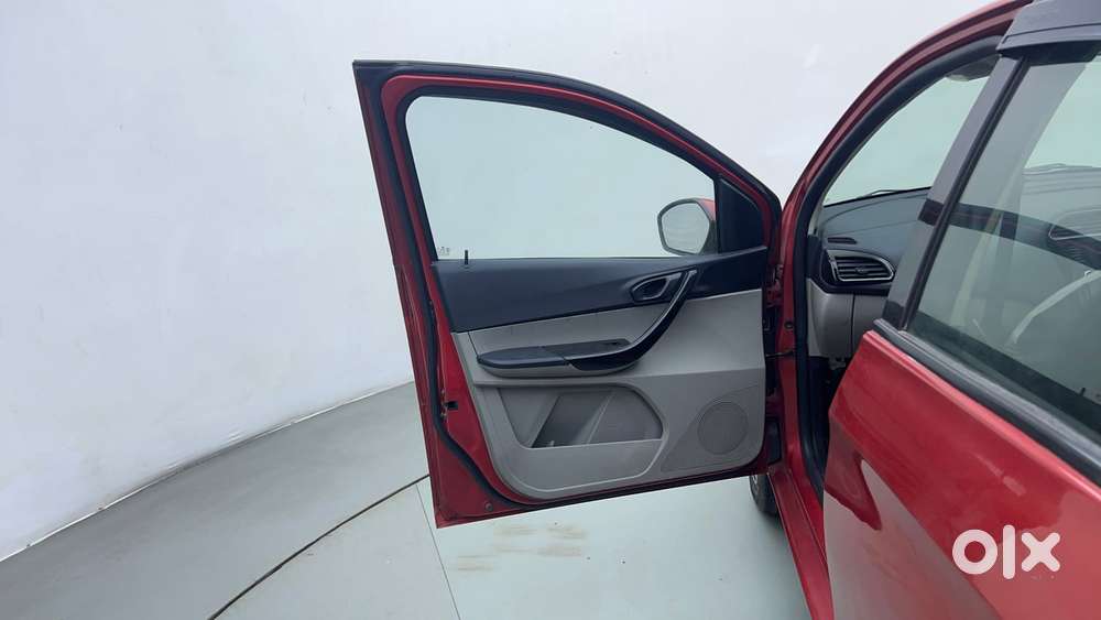 Tata Tiago 1.2 Revotron Xz Wo Alloy, 2019, Petrol