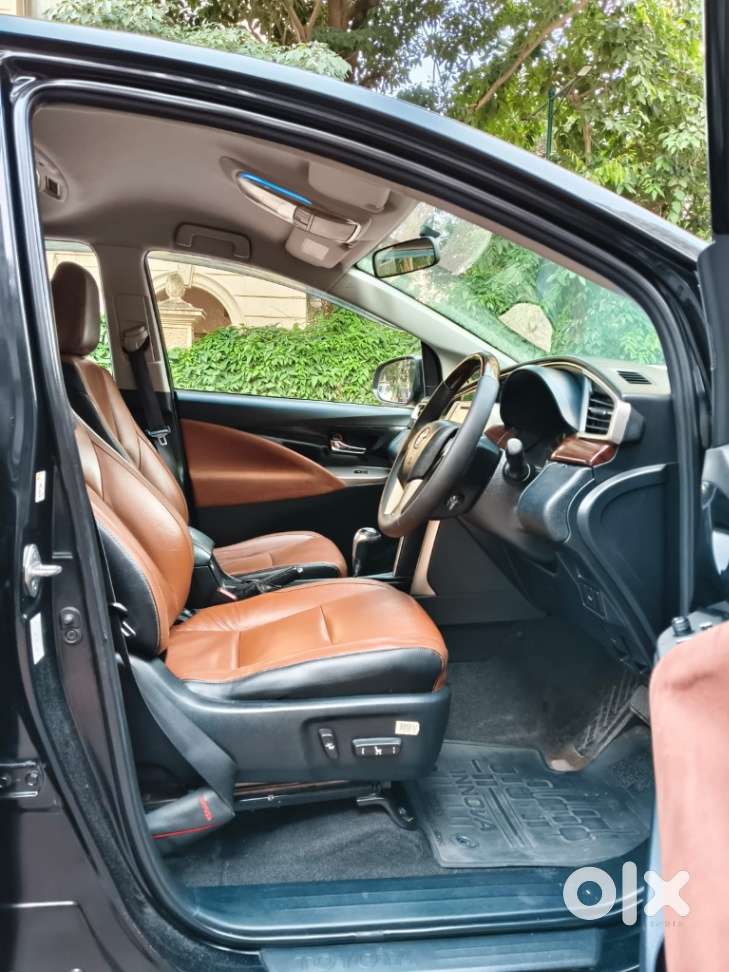 Toyota Innova Crysta 2.8z Automatic, 2016, Diesel
