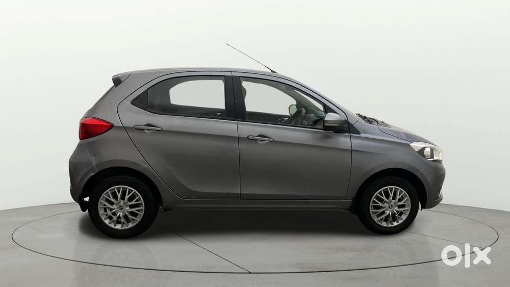 Tata Tiago 1.2 Revotron Xza, 2018, Petrol