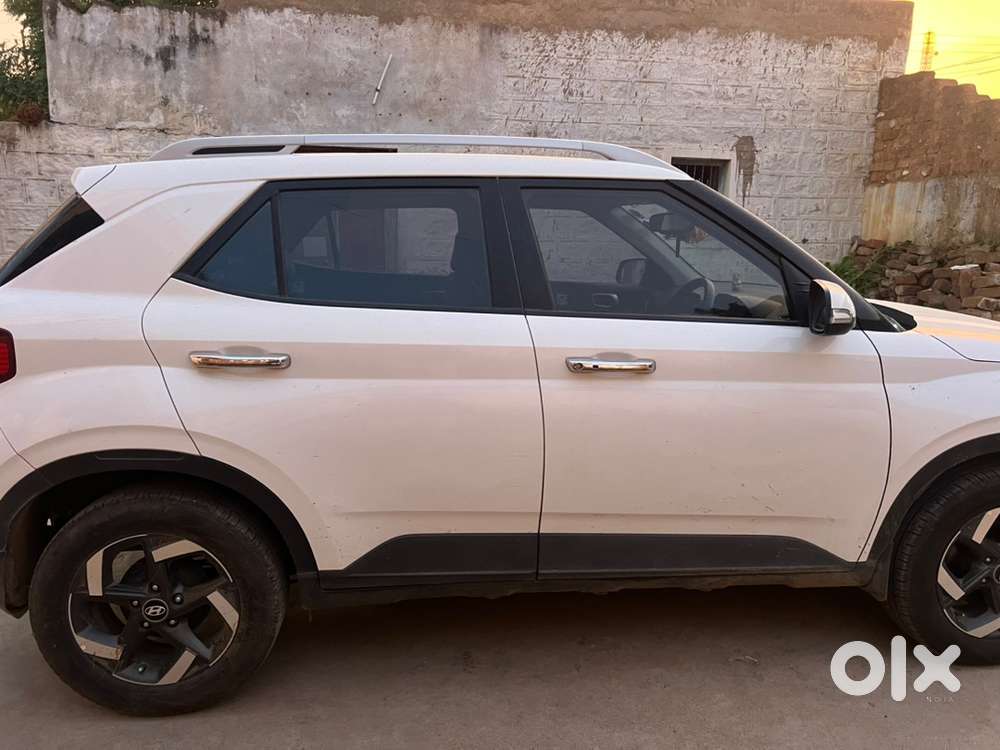 Hyundai Venue Petrol 2019