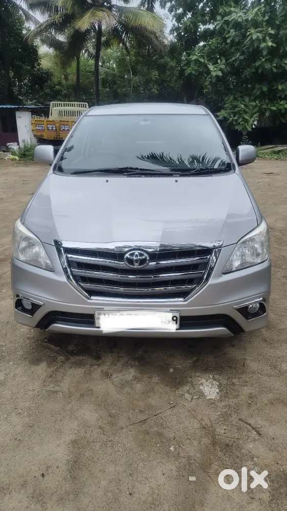 Toyota Innova 2014