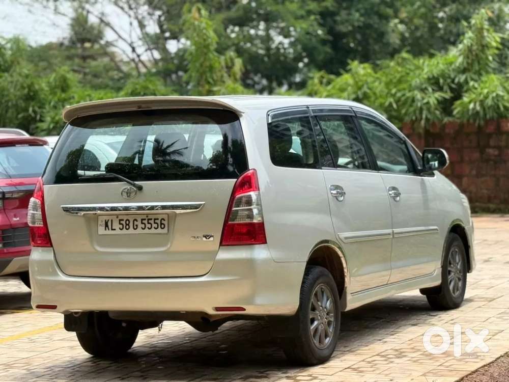 Toyota Innova 2.5 Vx 7 Seater Bs Iv, 2012, Diesel