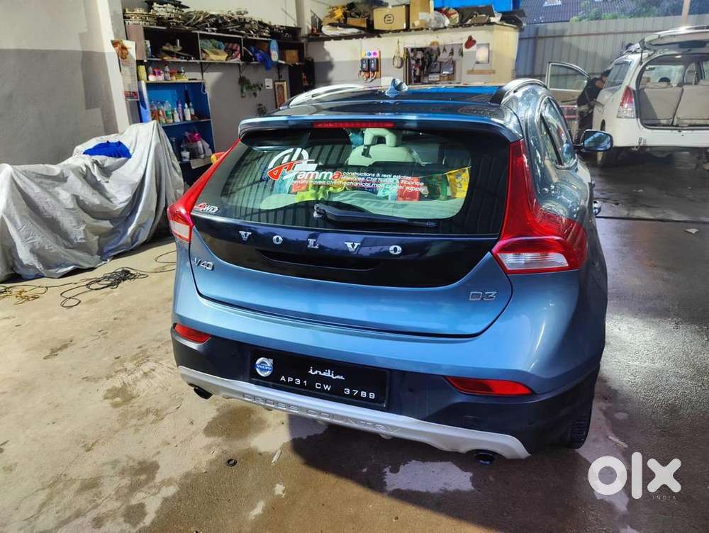 Volvo V40 Cross Country 2015 Diesel Well Maintained