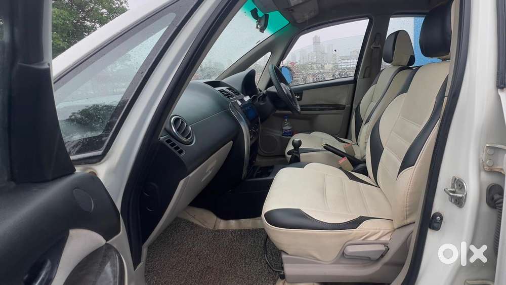Maruti Suzuki Sx4 Vxi Bsiv, 2013, Petrol