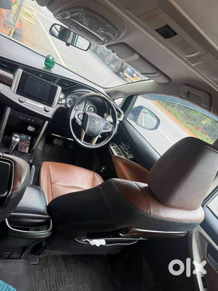 Toyota Innova Crysta Topend Fully Loaded 2.8 Zx 2016 Good Condition