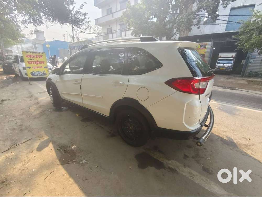 Well Maintained Honda Brv Petrol/cng Car 7 Seater