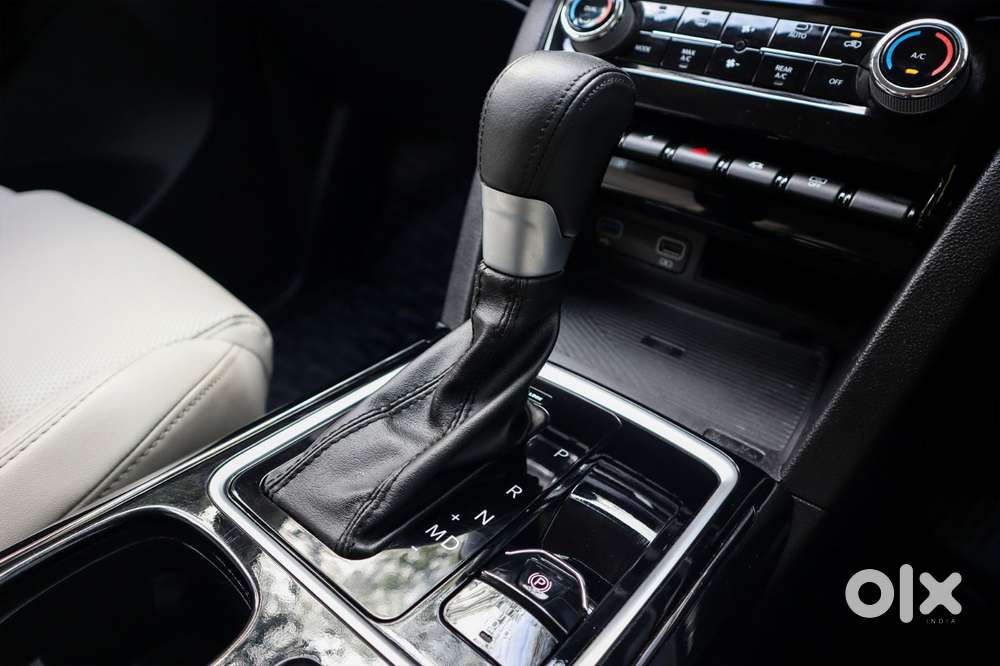 Mahindra Xuv700 2.0 Ax 7 Petrol At Luxury Pack Str, 2024, Petrol