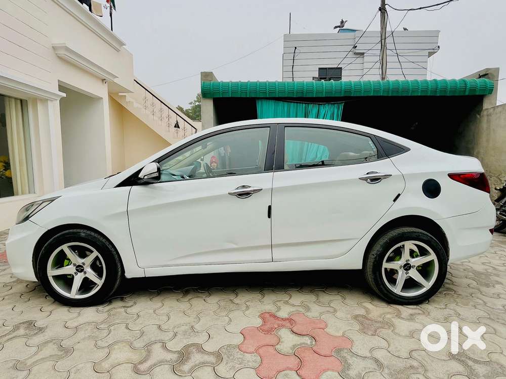 Hyundai Fluidic Verna 2012
