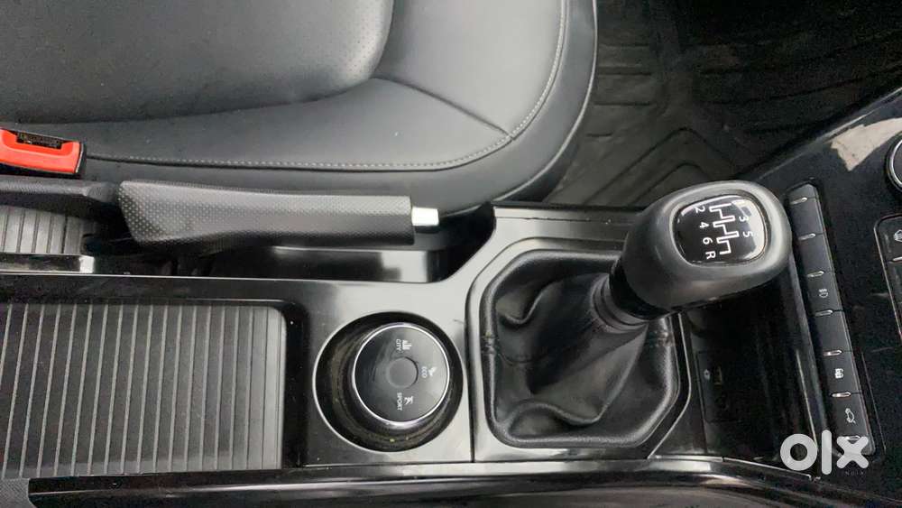 Tata Nexon 1.5 Revotorq Xz Plus (l) Dark Edition, 2021, Petrol