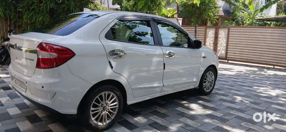 Ford Aspire Titanium Blu 2019