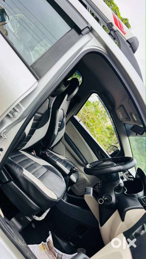 Renault Triber Rxt, 2023, Petrol