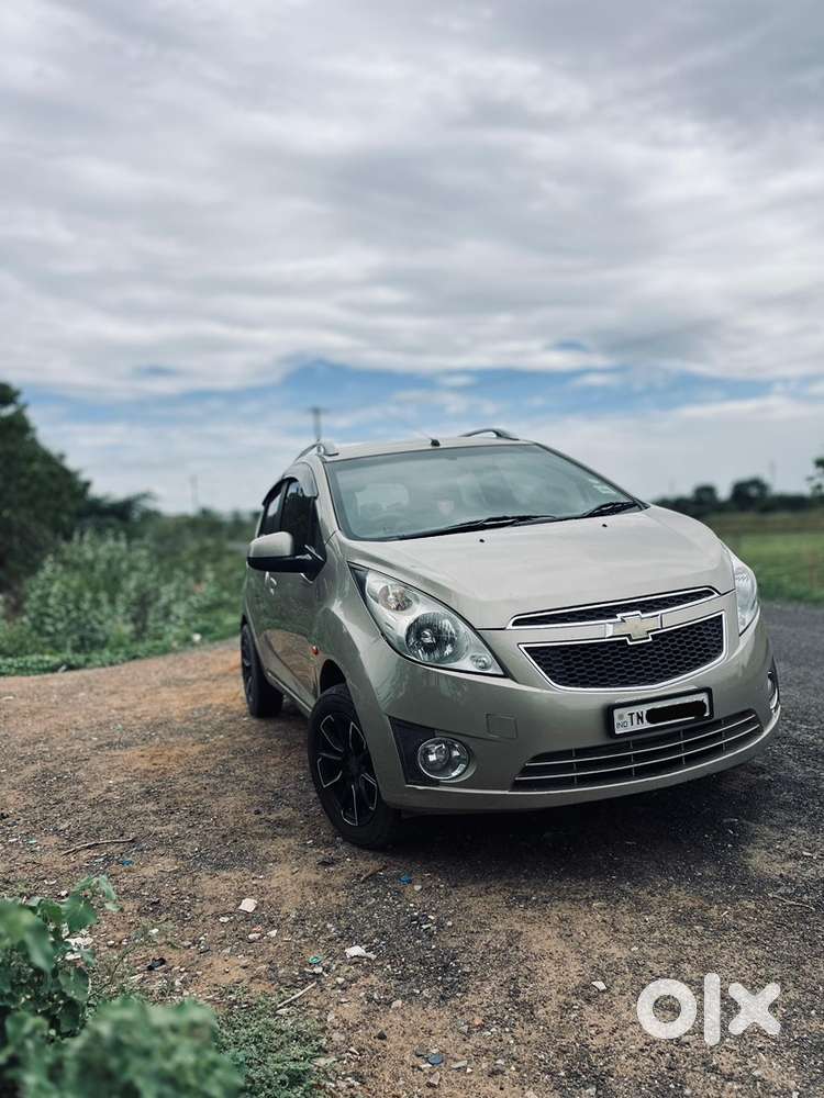 Gold Chevrolet Beat Lt Petrol 2010 Car